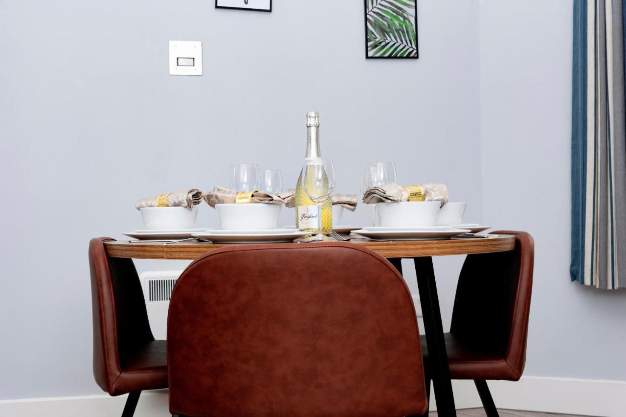 Wrexham Central Stay Apartment Seven מראה חיצוני תמונה