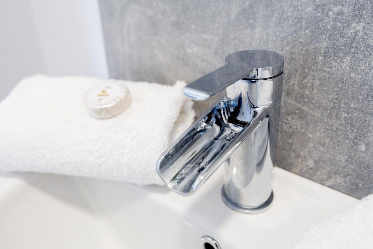 Wrexham Central Stay Apartment Seven מראה חיצוני תמונה