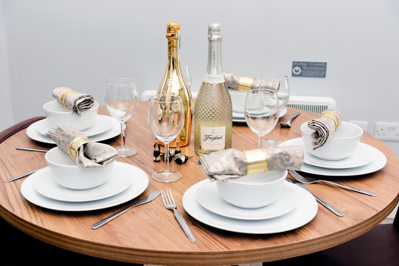 Wrexham Central Stay Apartment Seven מראה חיצוני תמונה