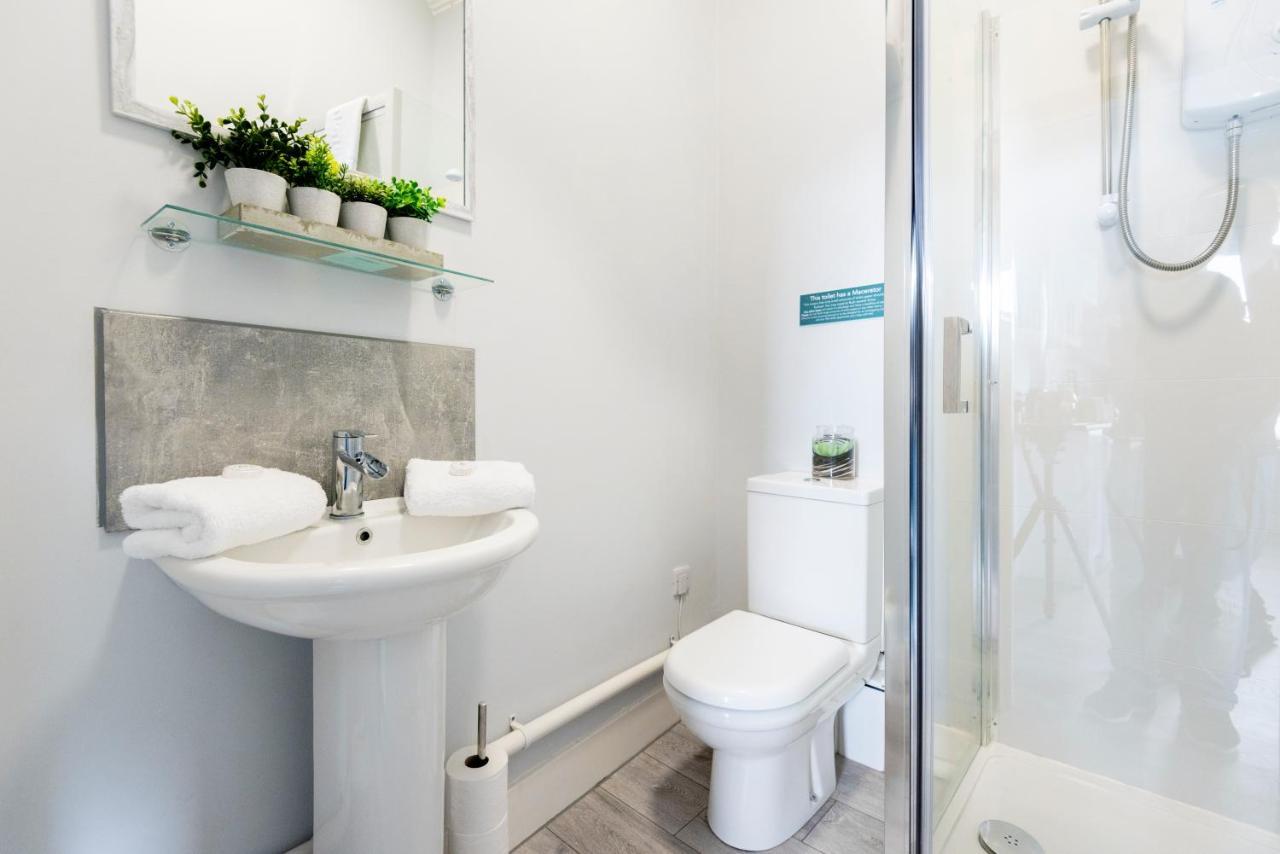 Wrexham Central Stay Apartment Seven מראה חיצוני תמונה